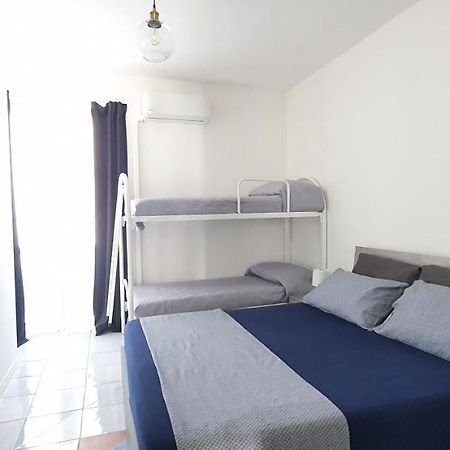 Appartamento In Piazza Italia SantʼAntìoco Exterior foto